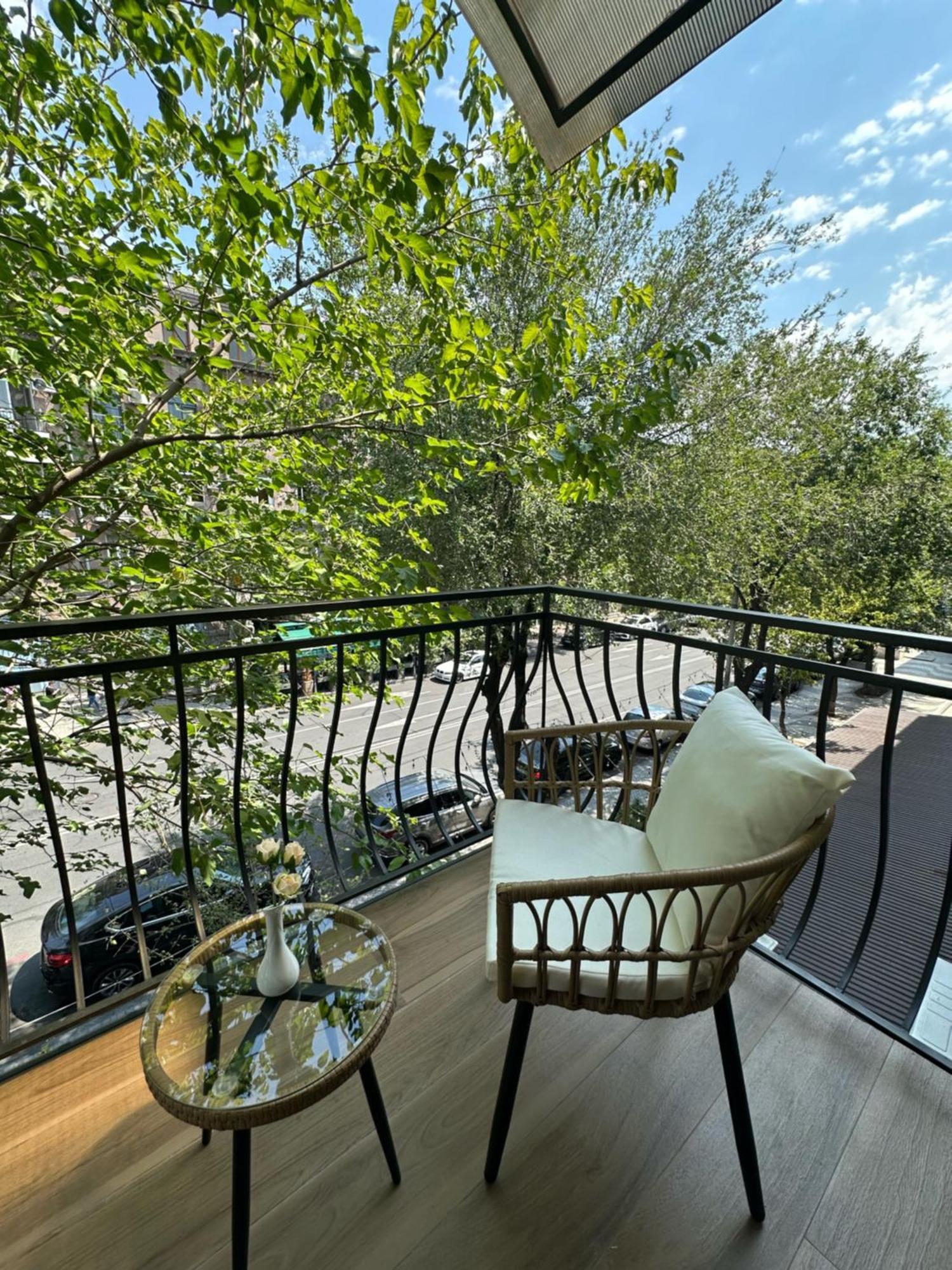 Ser In Hotel Erevan Exterior foto
